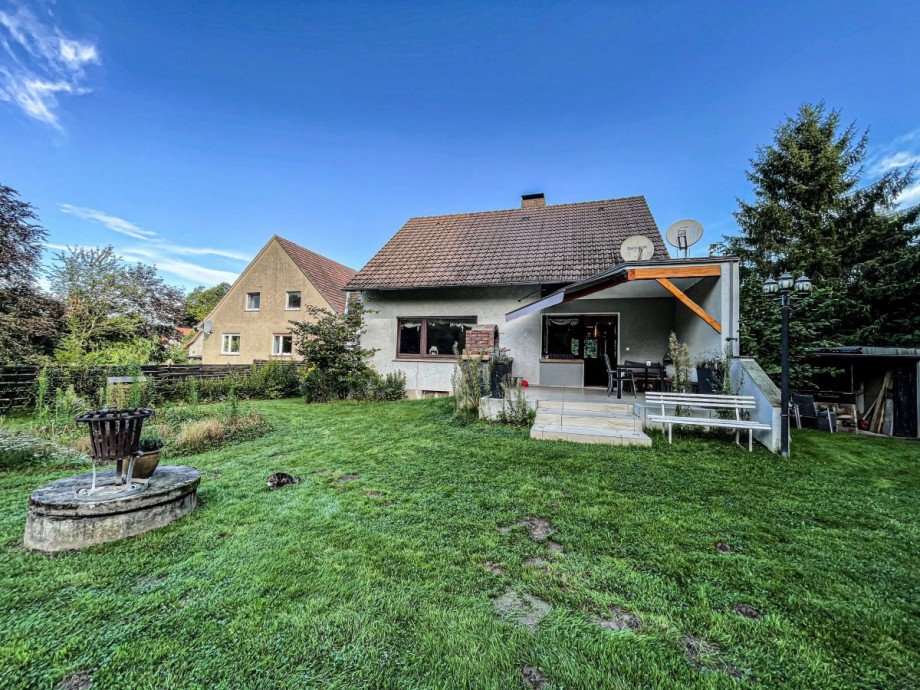 R�ckansicht Einfamilienhaus L�hne