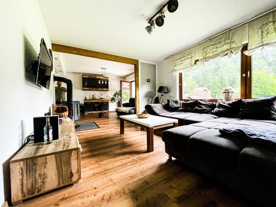 Wohnzimmer mit Blick in den offenen Essbereich Einfamilienhaus L�hne