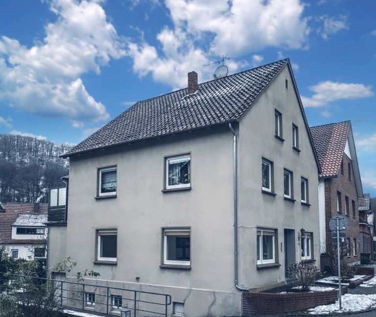 Vorderansicht Vlotho / Bretthorst Zweifamilienhaus Zentrumsnahes Zweifamilienhaus: Perfekte Anbindung und Lebensqualit�t f�r mehrere Generationen!