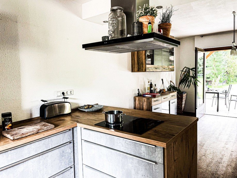 K�che mit Blick zum Freisitz Einfamilienhaus L�hne