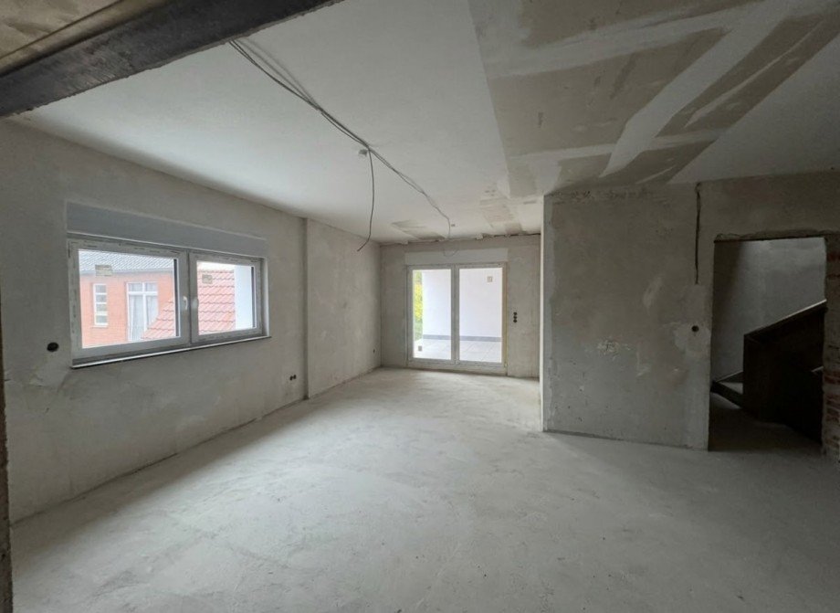 Woh / Esszimmer mit Balkon KI bearbeitet Etagenwohnung Bad Oeynhausen