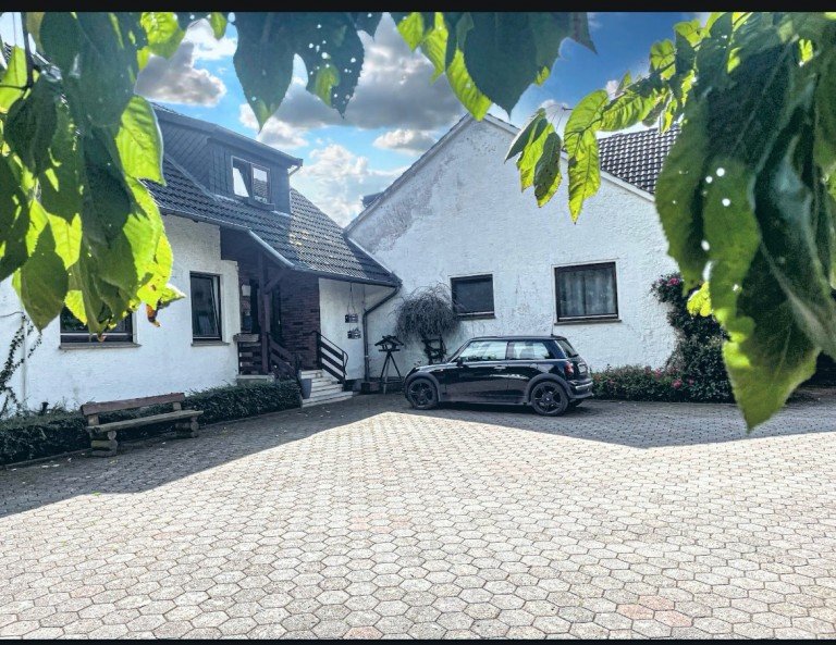 Wohnen inmitten der Natur L�hne Einfamilienhaus Wohnen unter der Burg, im Herzen der Natur