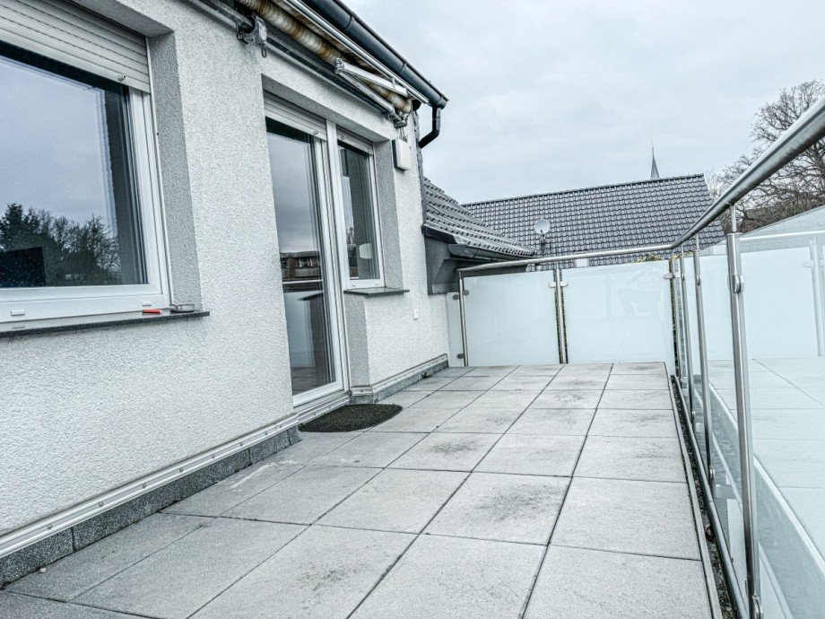 Balkon mit Zugang zur K�che Zweifamilienhaus Bad Oeynhausen