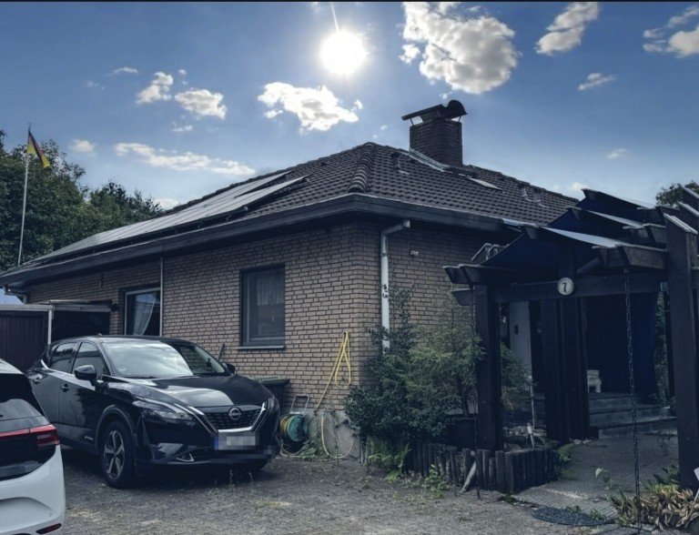 Eingangsbereich Kirchlengern Bungalow Attraktiver Bungalow mit nachhaltiger PV-Anlage!